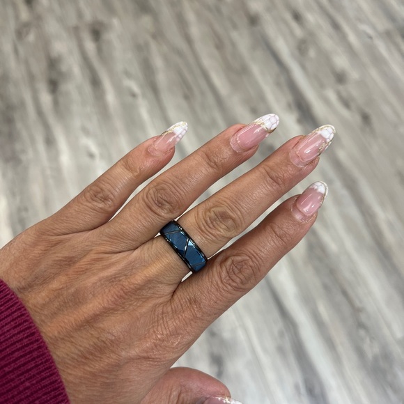 New 8mm Tungsten blue black IP plated Trapezoid stepped edge sizes 7 to 15 - Picture 4 of 8